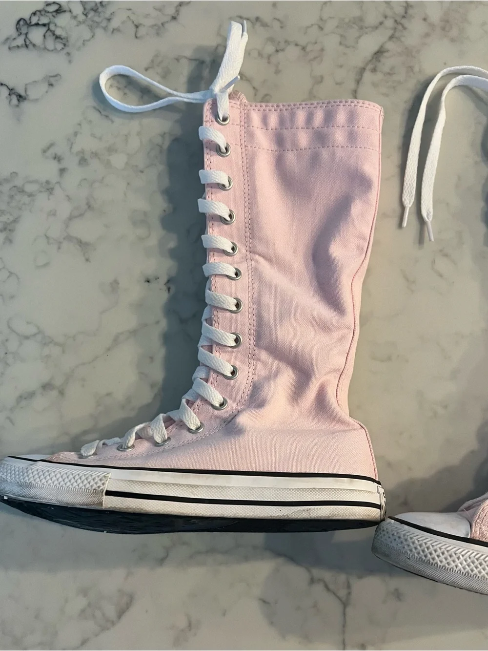Converse knee high